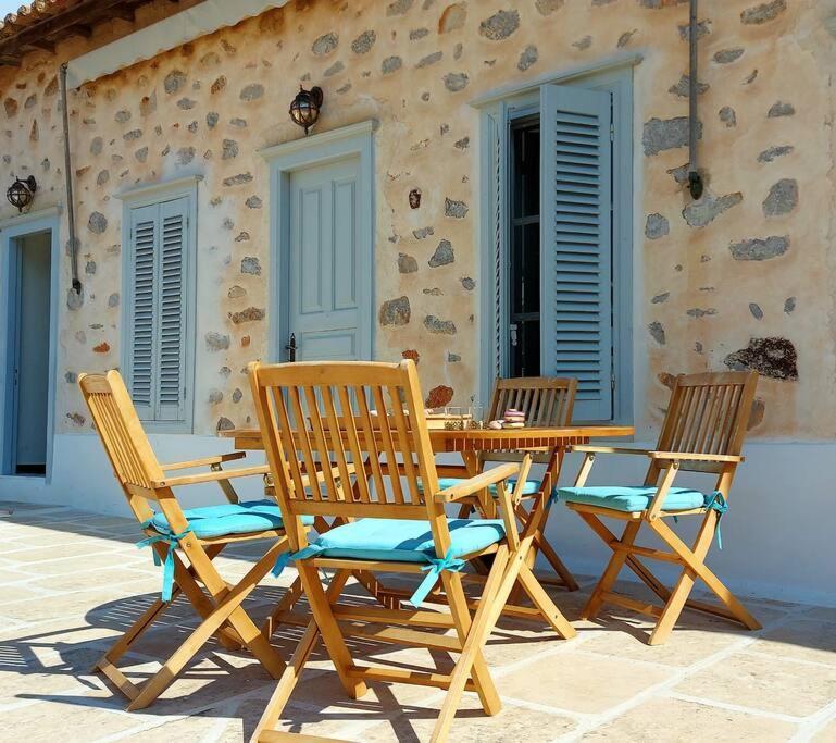 Christina'S Stone House Apartment Идра Экстерьер фото